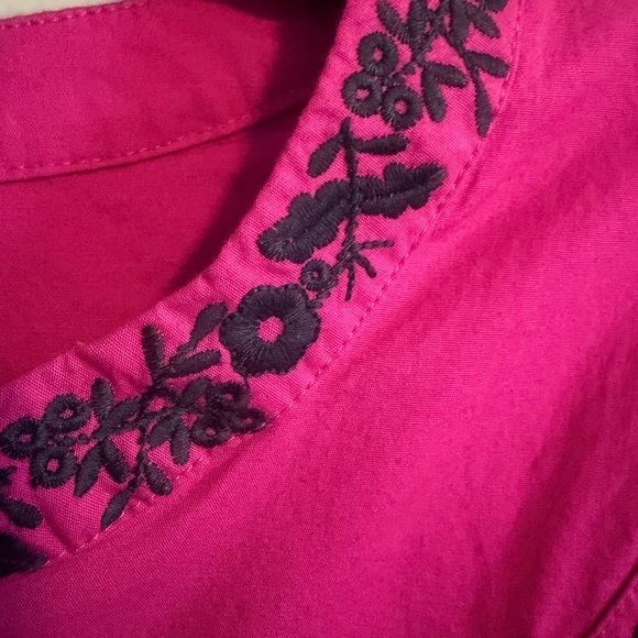 Talbots Fuchsia Blouse with Black Floral Embroidery 3/4 sleeve size petite large - Picture 3 of 12